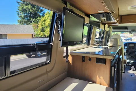 MERCEDES WINNEBAGO ERA 70X
