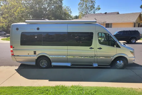 MERCEDES WINNEBAGO ERA 70X