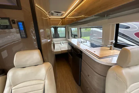 MERCEDES WINNEBAGO ERA 70X