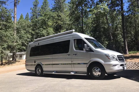 MERCEDES WINNEBAGO ERA 70X