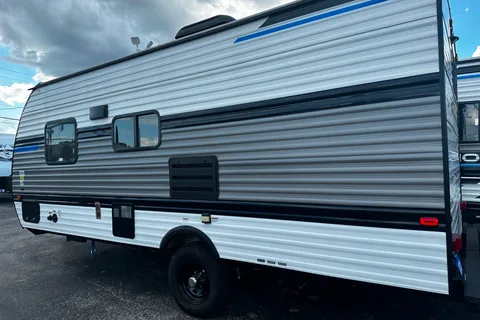 Julitza's Heartland Pioneer Travel Trailer