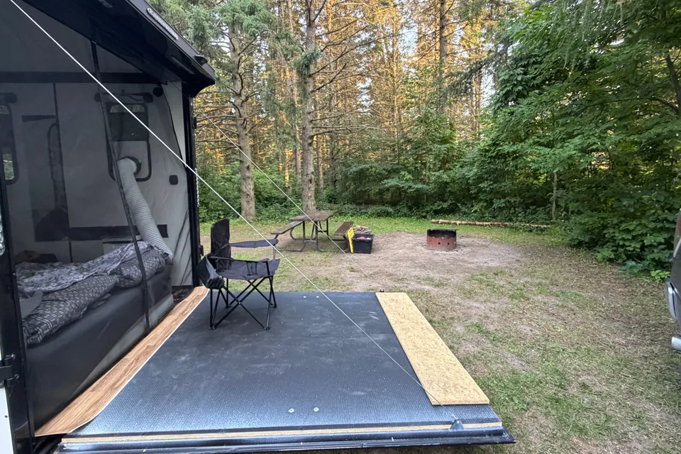 AGS Utility Toy Hauler