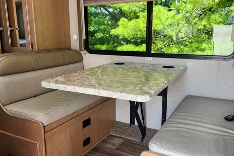 MJ's Thor Motor Coach Class C