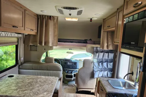 MJ's Thor Motor Coach Class C