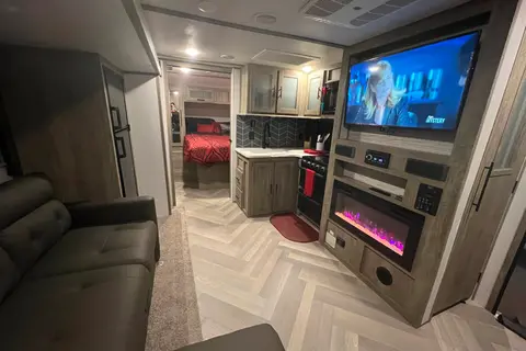 Montoya's Heritage 22RBHL Travel Trailer