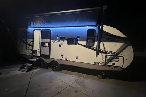 Montoya's Heritage 22RBHL Travel Trailer