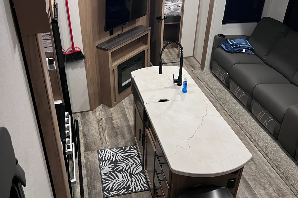 Mansion on wheels