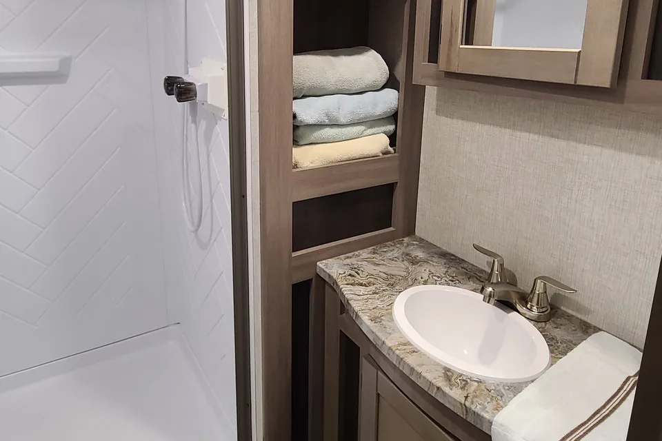 Spacious 2022 Sunset Trail | Slideout, Generator & Delivery Available