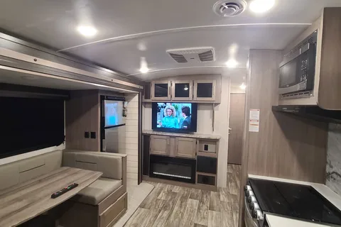 Spacious 2022 Sunset Trail | Slideout, Generator & Delivery Available