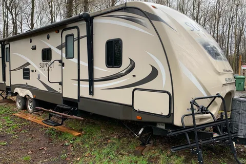 Roienthokwen's Crossroads Sunset trail  Travel Trailer