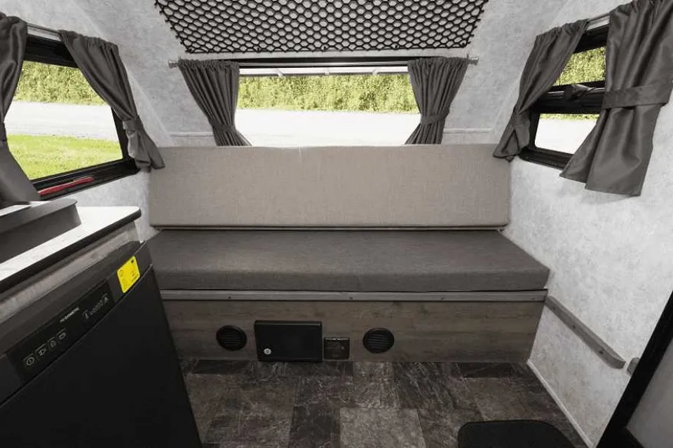 1485 lbs AC - 2020 Prolite Lounge