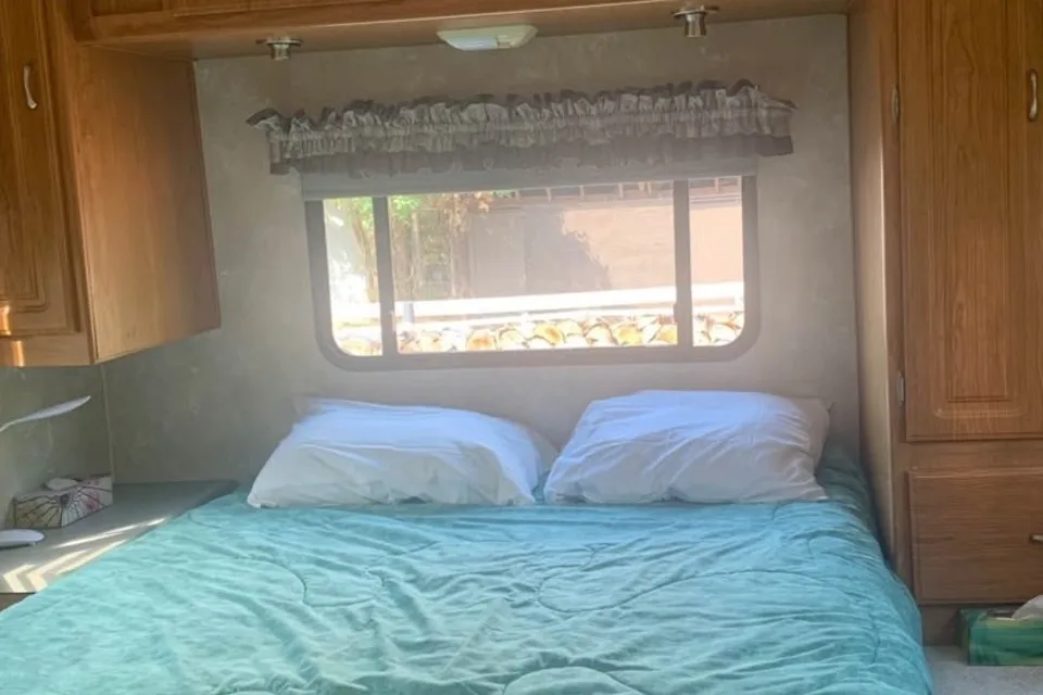 9 seatbelts-Class-C motorhome
