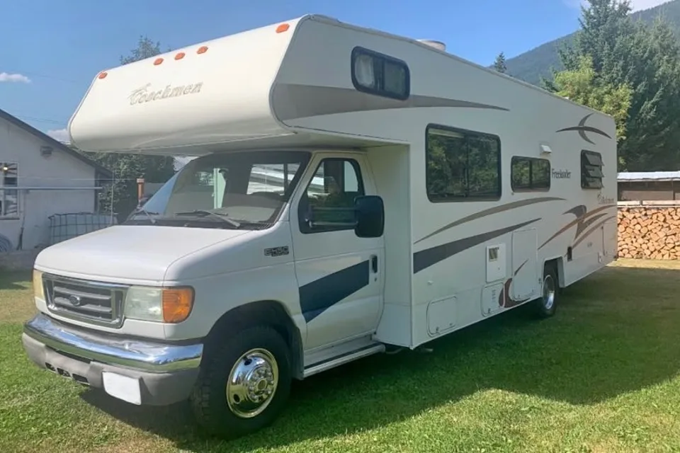 9 seatbelts-Class-C motorhome