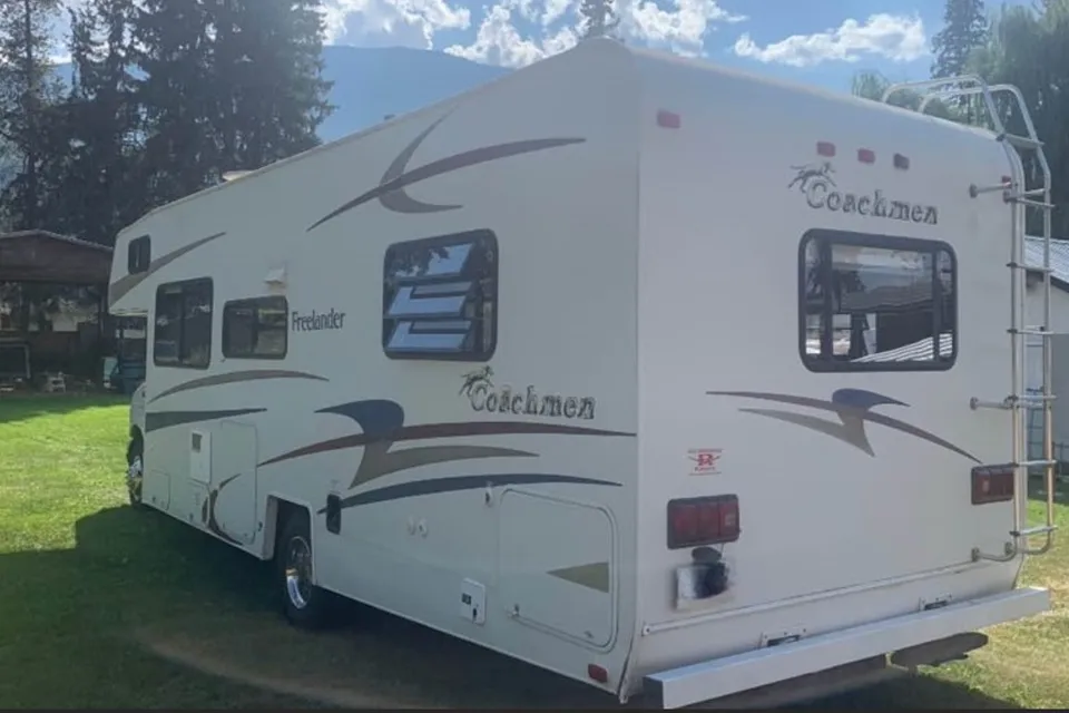 9 seatbelts-Class-C motorhome