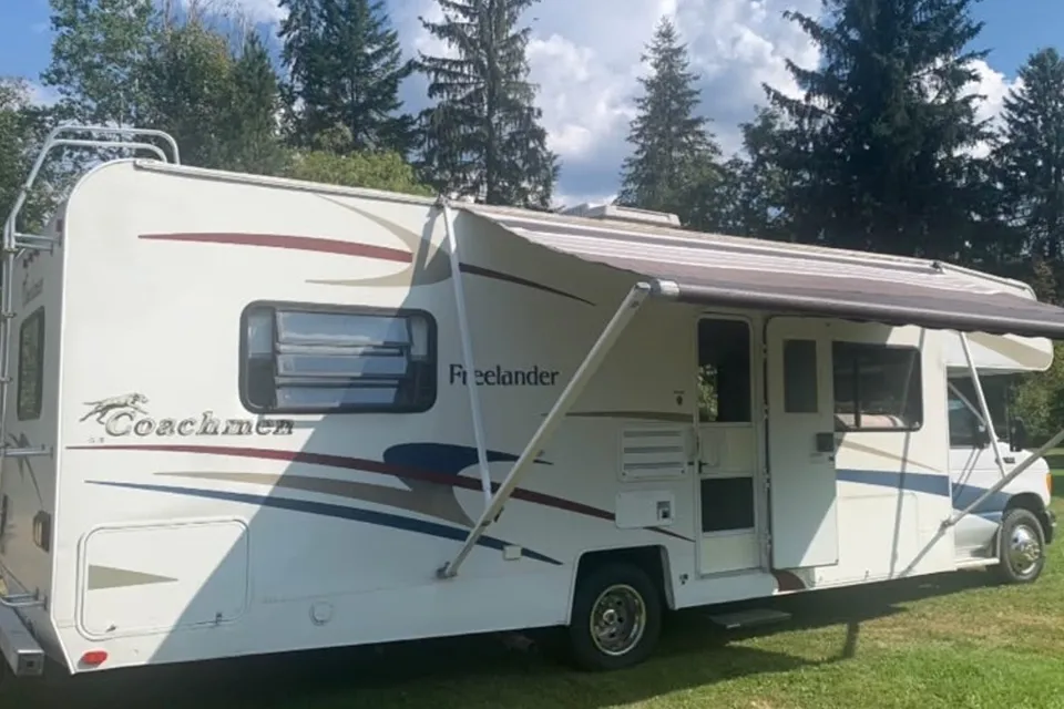 9 seatbelts-Class-C motorhome