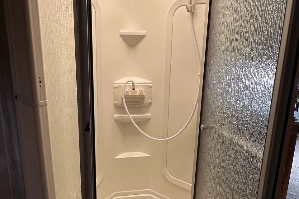 9 seatbelts-Class-C motorhome
