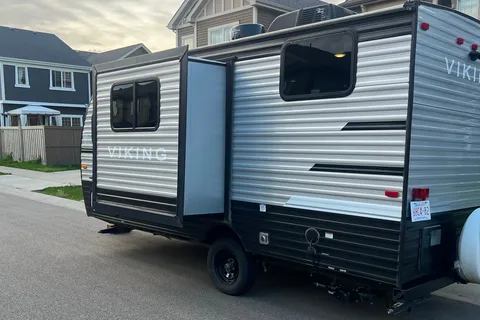 Brand New  Viking 17 BHS Travel Trailer