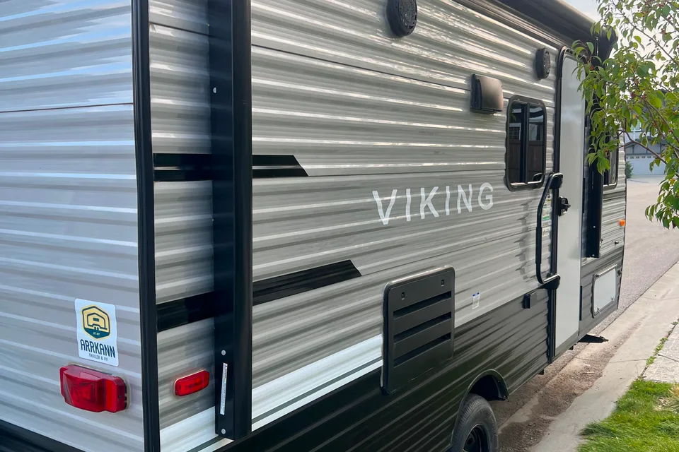 Brand New  Viking 17 BHS Travel Trailer
