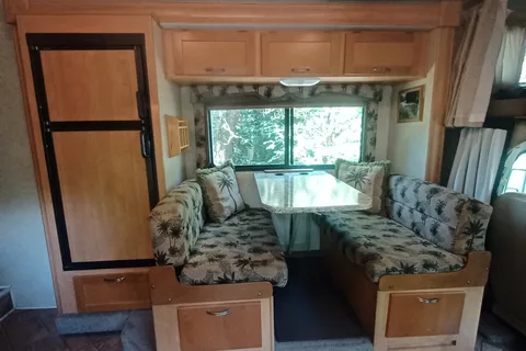 Leggs Luxury Land Yacht