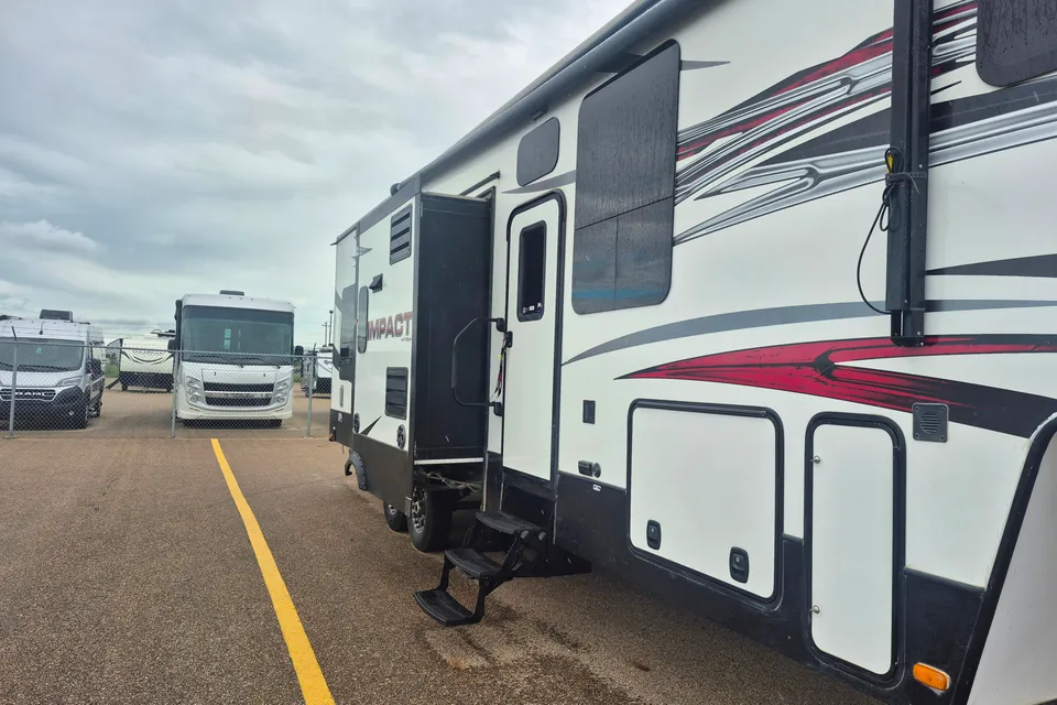 Impact 341 Toy Hauler
