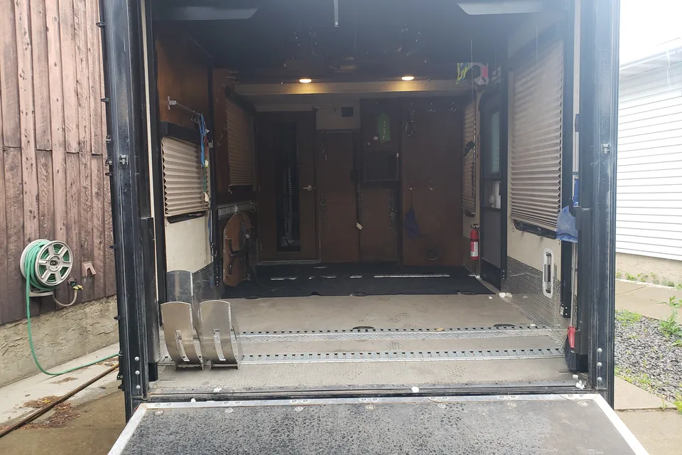 Impact 341 Toy Hauler