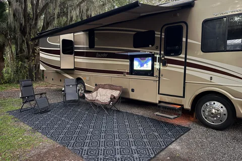 Chief Carl's Caravan- 2016 Fleetwood Bounder Class A
