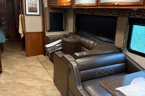 Chief Carl's Caravan- 2016 Fleetwood Bounder Class A