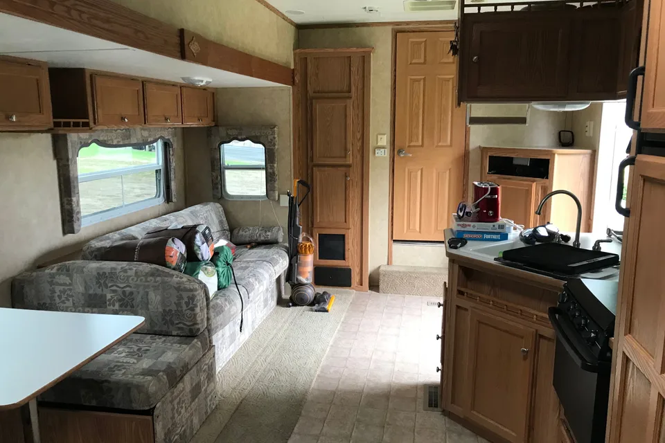 John's Pilgrim International 27.5 ft Fifth Wheel
