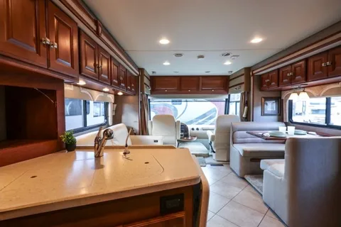Jodi's Winnebago Itasca SunCruiser 35p Class A