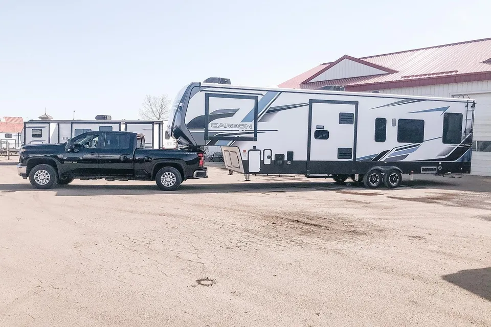Ben 's Keystone 358 Carbon Toy Hauler