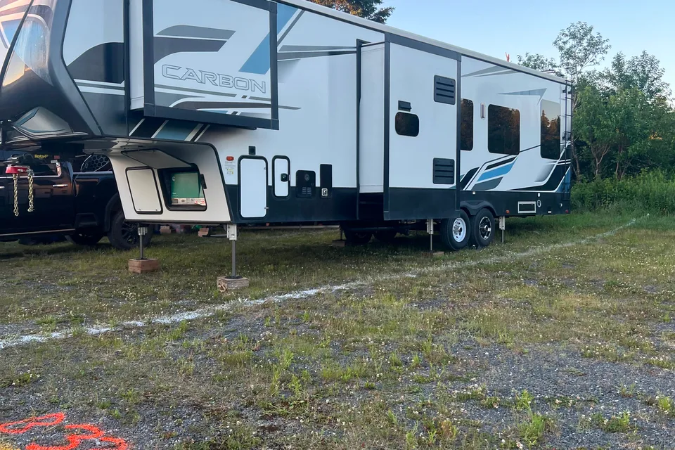 Ben 's Keystone 358 Carbon Toy Hauler