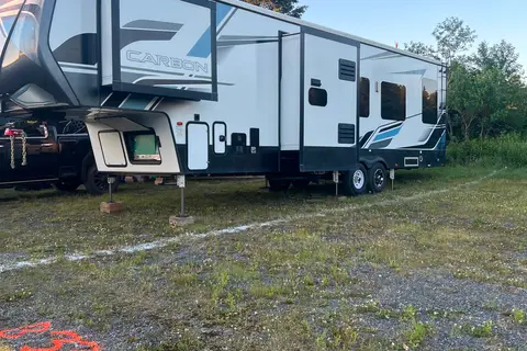 Ben 's Keystone 358 Carbon Toy Hauler