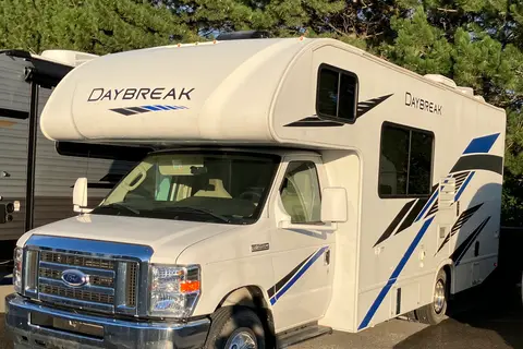 Denis Thor Motor Coach DayBreak 24 Class C