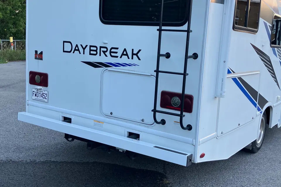 Denis Thor Motor Coach DayBreak 24 Class C