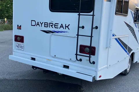 Denis Thor Motor Coach DayBreak 24 Class C