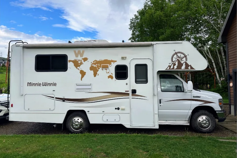 Winnebago Minnie Winnie 22r