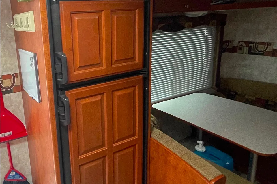 Kevin's Pacific Coachworks Tango 299BHS Travel Trailer