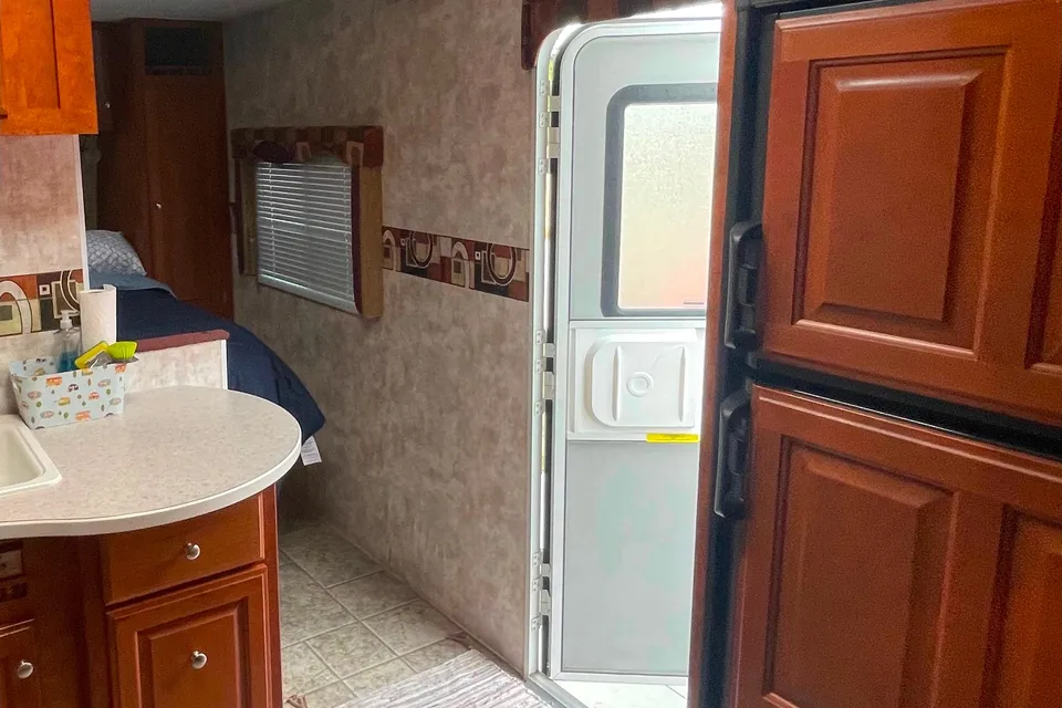 Kevin's Pacific Coachworks Tango 299BHS Travel Trailer