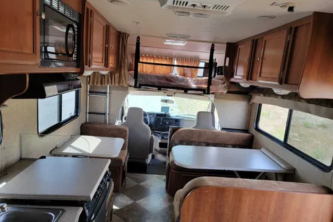 Alan's Coachmen Leprechaun Class C