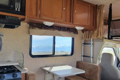 Alan's Coachmen Leprechaun Class C