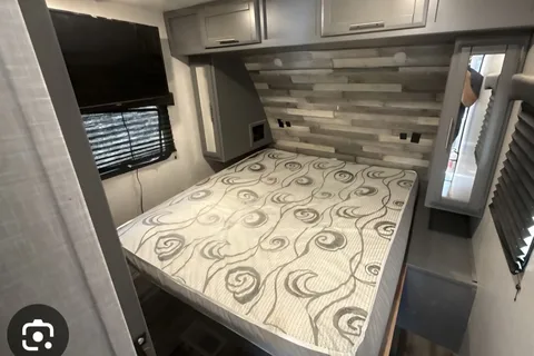 John and Rebecca's Crossroads Volante Travel Trailer