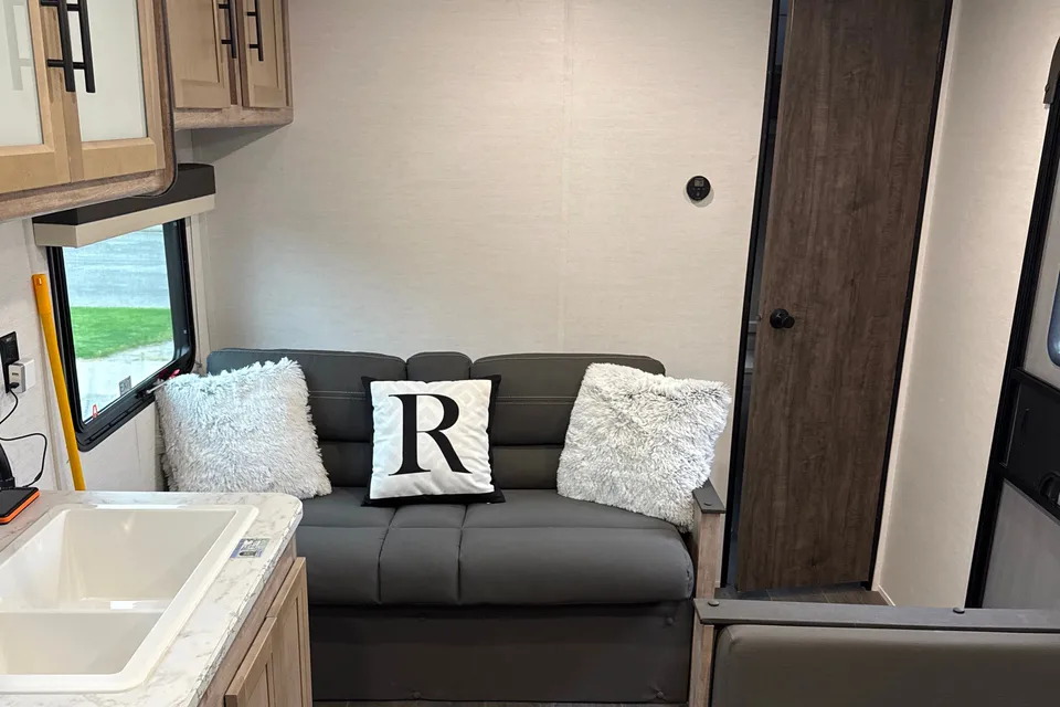 Wayne's Grand River 26DB Travel Trailer