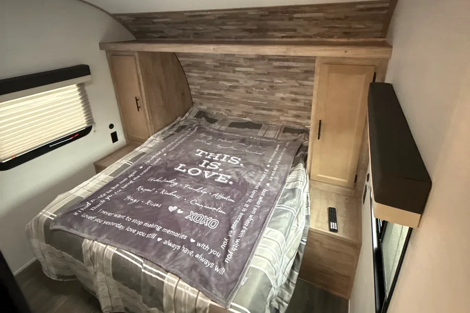 Wayne's Grand River 26DB Travel Trailer