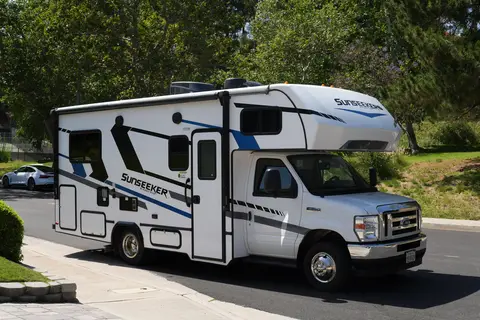 NEW 2025 Sunseeker 25ft | Roadtrip Escape