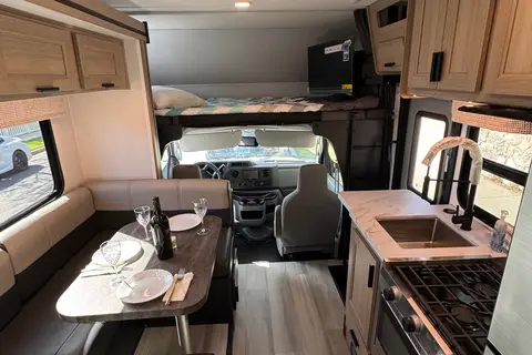 NEW 2025 Sunseeker 25ft | Roadtrip Escape