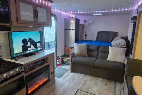 Rick's Grand River 29ft pet friendly extravaganza🥰