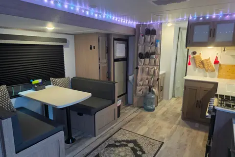Rick's Grand River 29ft pet friendly extravaganza🥰