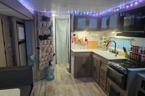 Rick's Grand River 29ft pet friendly extravaganza🥰
