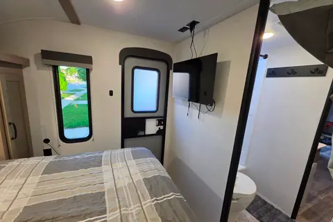 Rick's Grand River 29ft pet friendly extravaganza🥰
