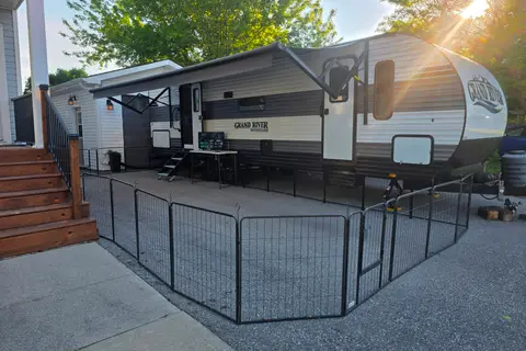 Rick's Grand River 29ft pet friendly extravaganza🥰
